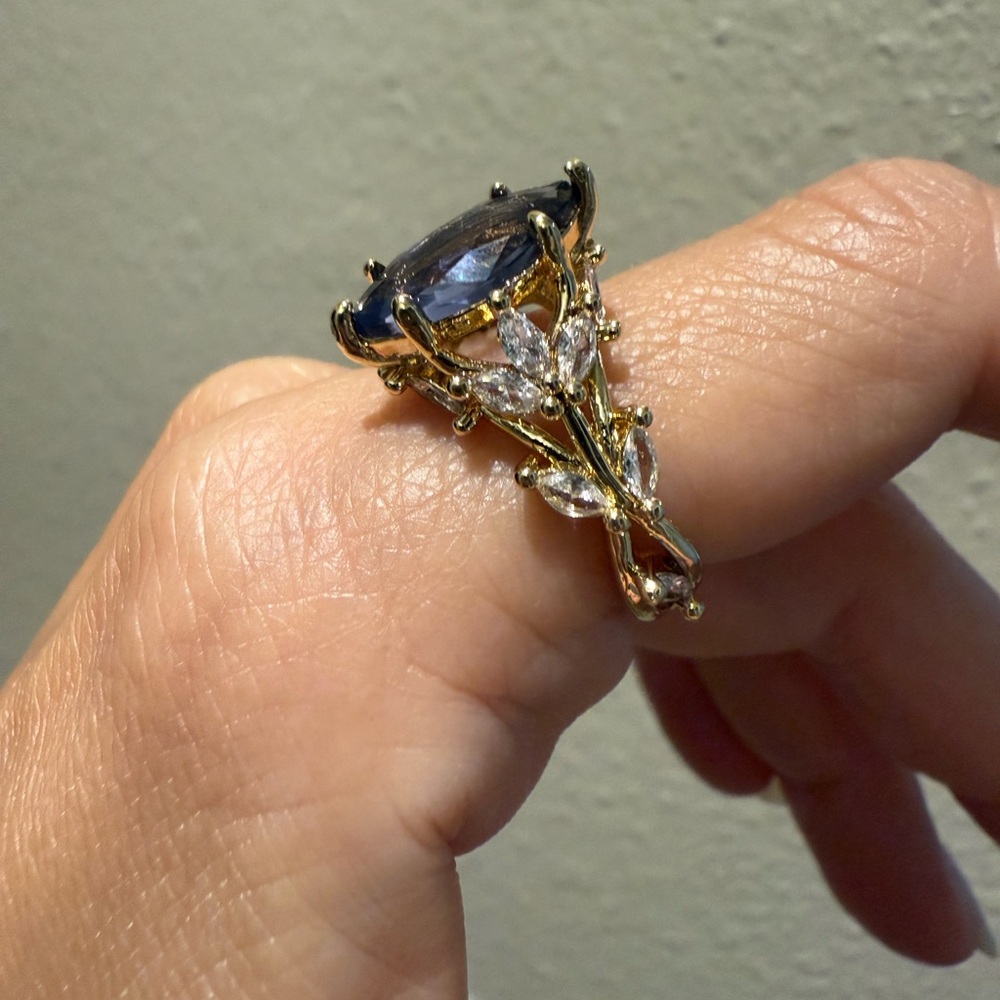 Elegant Gold and Purple Gemstone Ring 7, 8 - Picture 3 of 6